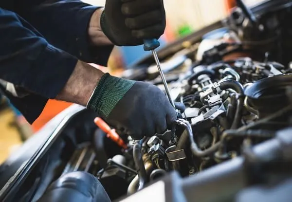 مکانیک تعمیر در محل شبانه روزی